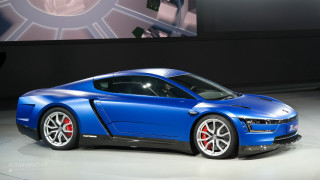Blue sports car showroom man - a showroom free wallpaper