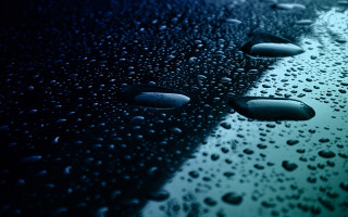 Water droplets car window blue - a black line free wallpaper