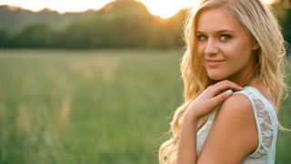 Blonde woman field sunset evelyn - blond free wallpaper