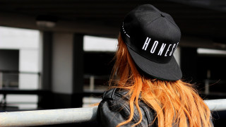 Woman red hair black hat - dan smith free wallpaper