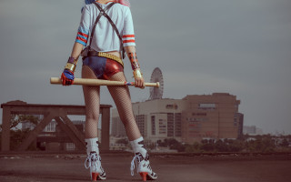Woman cosplay baseball bat cityscape - cosplay free wallpaper