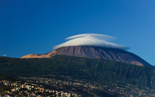 Cloud mountain city sky landscape - eric deschamps free wallpaper
