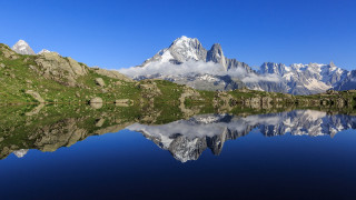 Mountain range reflection lake blue - bernard meninsky free wallpaper