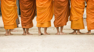 Monks jigsaw puzzle symmetry ella - symmetric free wallpaper
