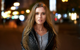 Woman longhair citynight bokeh christmas - a street free wallpaper for desktop