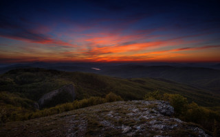 Sunset mountain lake red sky - a lake in the distance free wallpaper
