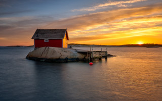 Boat dock house sunset clouds - a boat dock free wallpaper