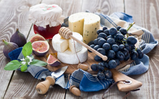 Cheese fruit wooden table still - bourgeoi free wallpaper