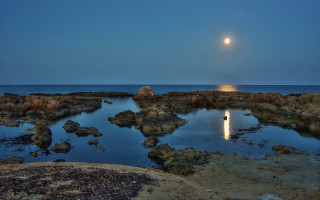 Full moon ocean rocks lighthouse - moonlight free wallpaper