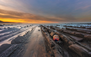 Boat beach sunset cloudy sky 2 - sunset time free wallpaper