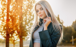 Blonde woman park autumn fashion - the background and sunlight free wallpaper
