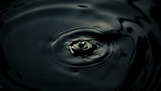 Water drop abyssal ship abstract - a white circle in the middle free wallpaper