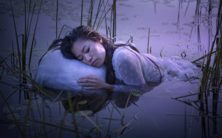 Woman laying water pillow dreamlike - dreamlike free wallpaper
