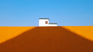 Hill building roof shadow minimalist - eric deschamps free wallpaper