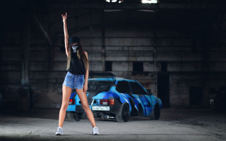 Woman blue shorts car blue - blue shorts free wallpaper