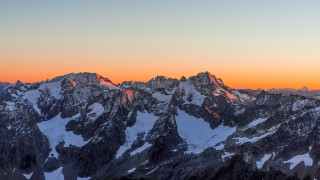 Mountain range sunset plane clouds 2 - carl critchlow free wallpaper