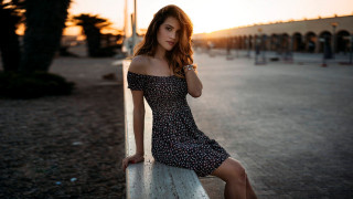 Woman polka dot dress sunset - a street corner free wallpaper