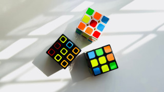 Rubik cubes table cubo futurism - ernő rubik free wallpaper