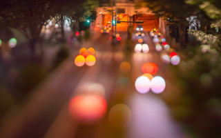 Blurry street night cars bokeh - bokeh free wallpaper