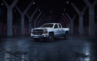 Silver truck dark room columns - a silver truck free wallpaper