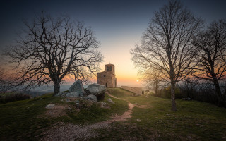 Small tower hill autumn sunset - a path free wallpaper