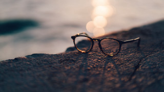 Glasses rock ocean sunset bokeh - the len free wallpaper