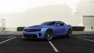 Blue chevrolet camaro parking lot - a black roof free wallpaper