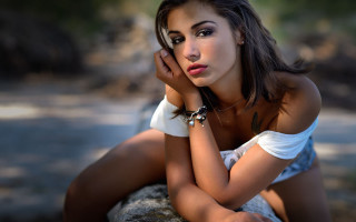 Woman white shirt rock portrait - andrea orcagna free wallpaper