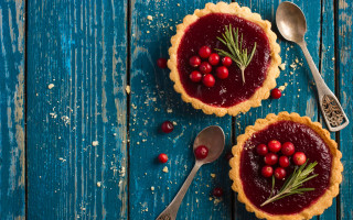 Cranberry pies blue table christmas - a blue table free wallpaper