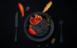 Plate pomegranate knife fork minimalism - christian w. staudinger free wallpaper