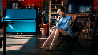 Woman sitting library glasses fashion - a chair in a room free wallpaper for desktop