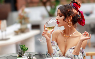 Woman wine table plant blurry - a woman sitting free wallpaper for desktop