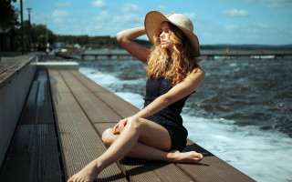 Woman pier ocean hat dress - a pier next free wallpaper