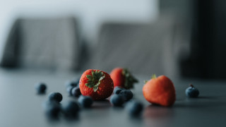 Strawberry blueberry berries table chair - blueberry free wallpaper