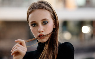 Woman longhair spoon serious echochernik - freckle free wallpaper