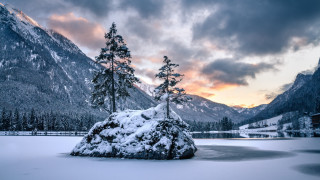 Snowy mountain landscape city sunset - caspar wolf free wallpaper