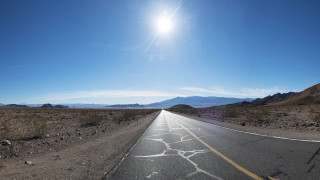 Bright sun mountains blue sky - a bright sun in the sky above free wallpaper