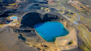 Large crater blue lake road - high saturation free wallpaper