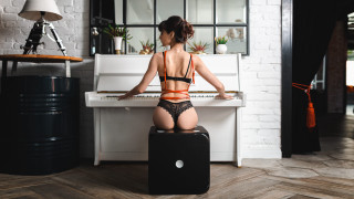 Woman piano lingerie rococo hourglass - a white brick wall free wallpaper for desktop