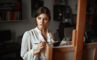 Woman painting room brown hair - professional digital painting free wallpaper