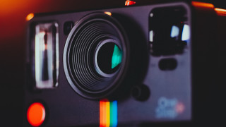 Camera green lens red light - a green light free wallpaper