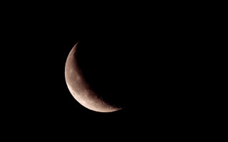 Half moon dark sky space - free sky wallpaper