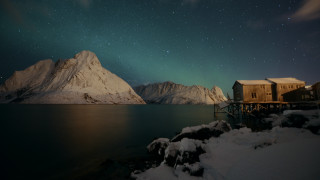 Snowy shore night sky mountains - star above free wallpaper