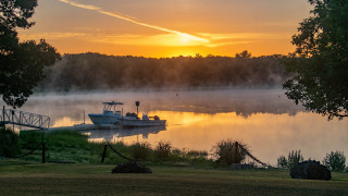 Dusk lake boat fog trees - a fog free wallpaper