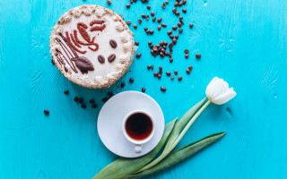 Coffee cake blue table flowers - a blue table free wallpaper