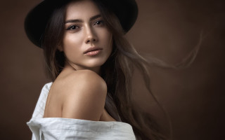 Woman hat white dress brown - a long hair free wallpaper