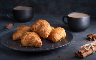 Croissants cinnamon coffee night starry - delaunay free wallpaper