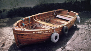Wooden boat happy days tag - denis eden free wallpaper