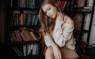 Woman sitting library portrait book - a book shelf free wallpaper