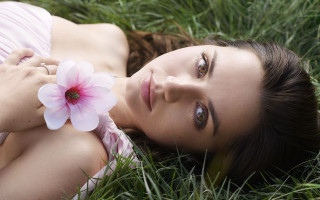 Woman grass flower daisy lily - the grass free wallpaper